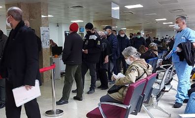 MHP'li vekilden çarpıcı hastanelerdeki kuyruk itirafı