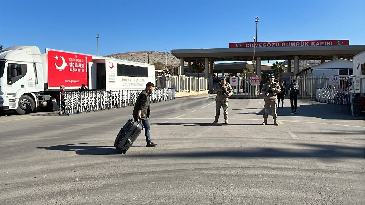Suriyelilerin Vatan Hasreti: Teşekkürle Dönüş Başladı