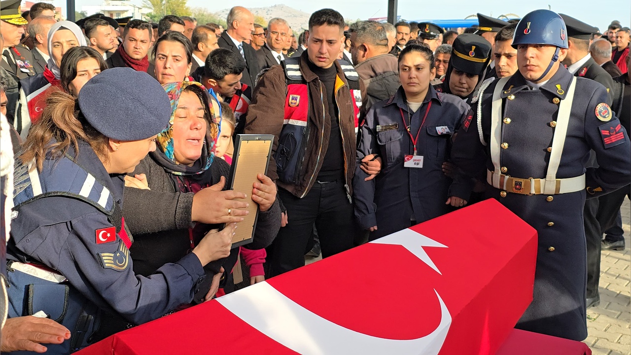 Bursa'daki Saldırıda Şehit Olan Uzman Çavuş Son Yolculuğuna Uğurlandı