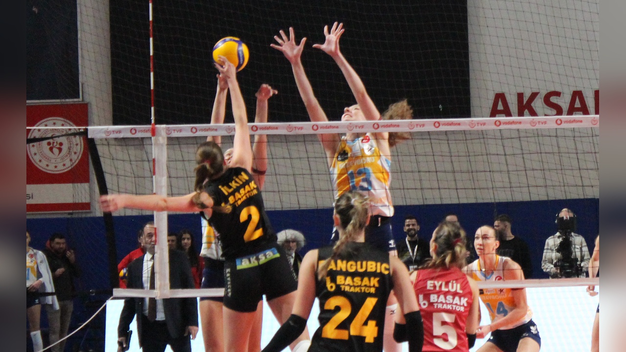 Kuzeyboru, Galatasaray'ı Zorlu Maçta 3-2 Yendi