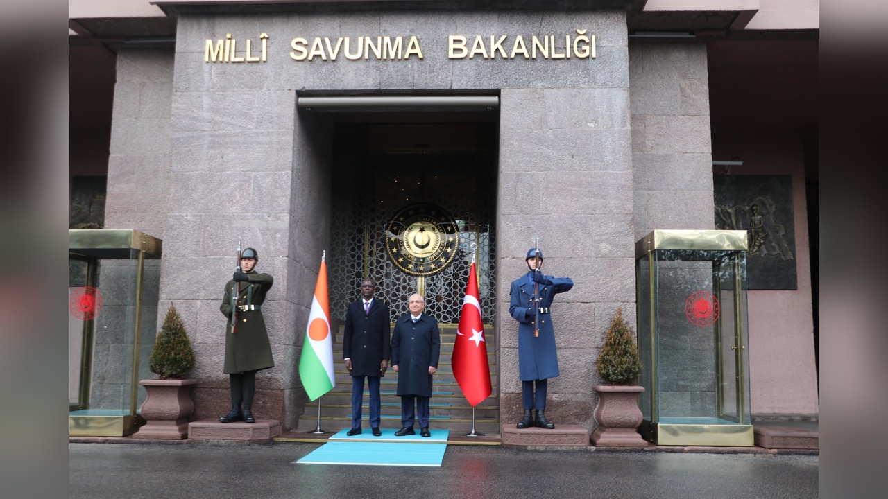 Bakan Güler ve Nijerli Mevkidaşı Mody Görüştü