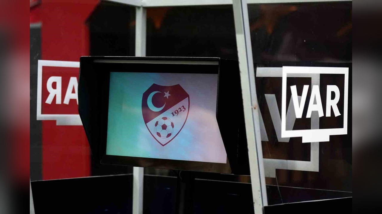 Galatasaray - Trabzonspor karşılaşmasında VAR hakemi Onur Özütoprak olarak belirlendi
