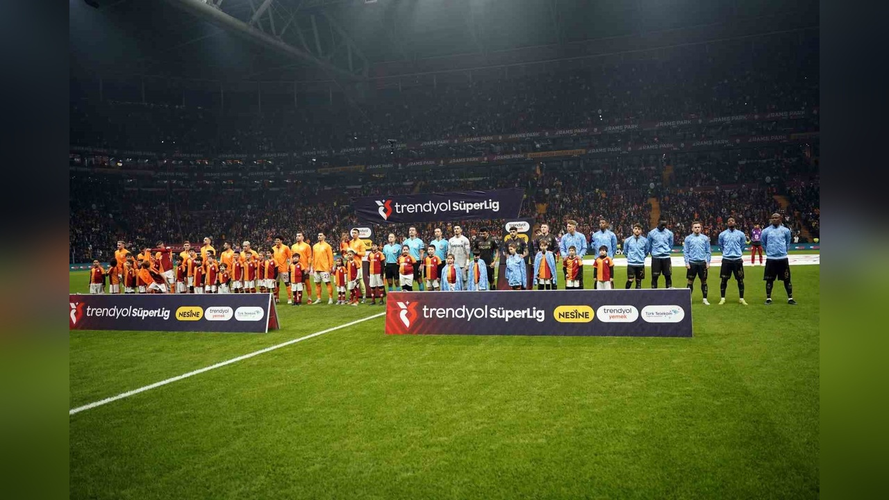Galatasaray ve Trabzonspor Arasındaki Mücadele Beraberlikle Devam Ediyor