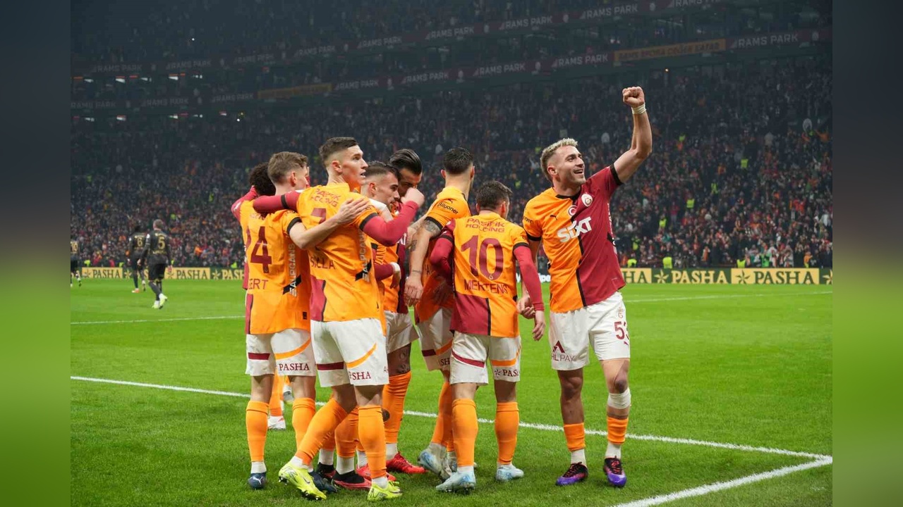 Galatasaray'ın Yenilmezlik Serisi 19 Maça Ulaştı