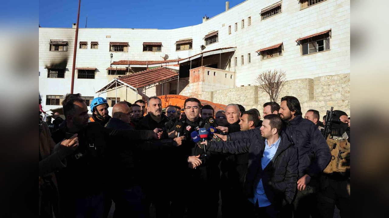 AFAD Başkanı Memiş, Sednaya Hapishanesi'nde Canlı Bulunmadığını Açıkladı