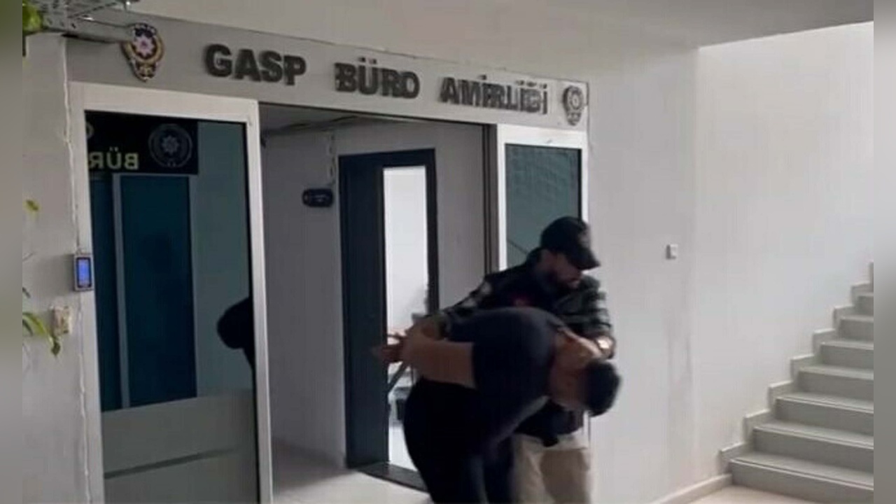 İzmir'de Ateş Açan Şüpheli Gözaltına Alındı