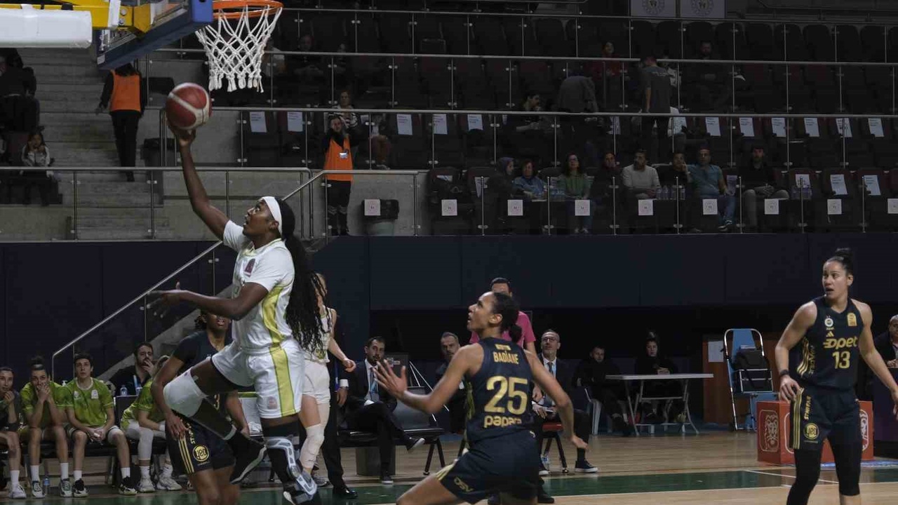 Fenerbahçe Kadın Basketbol Takımı, Danilos Pizza'yı Mağlup Etti