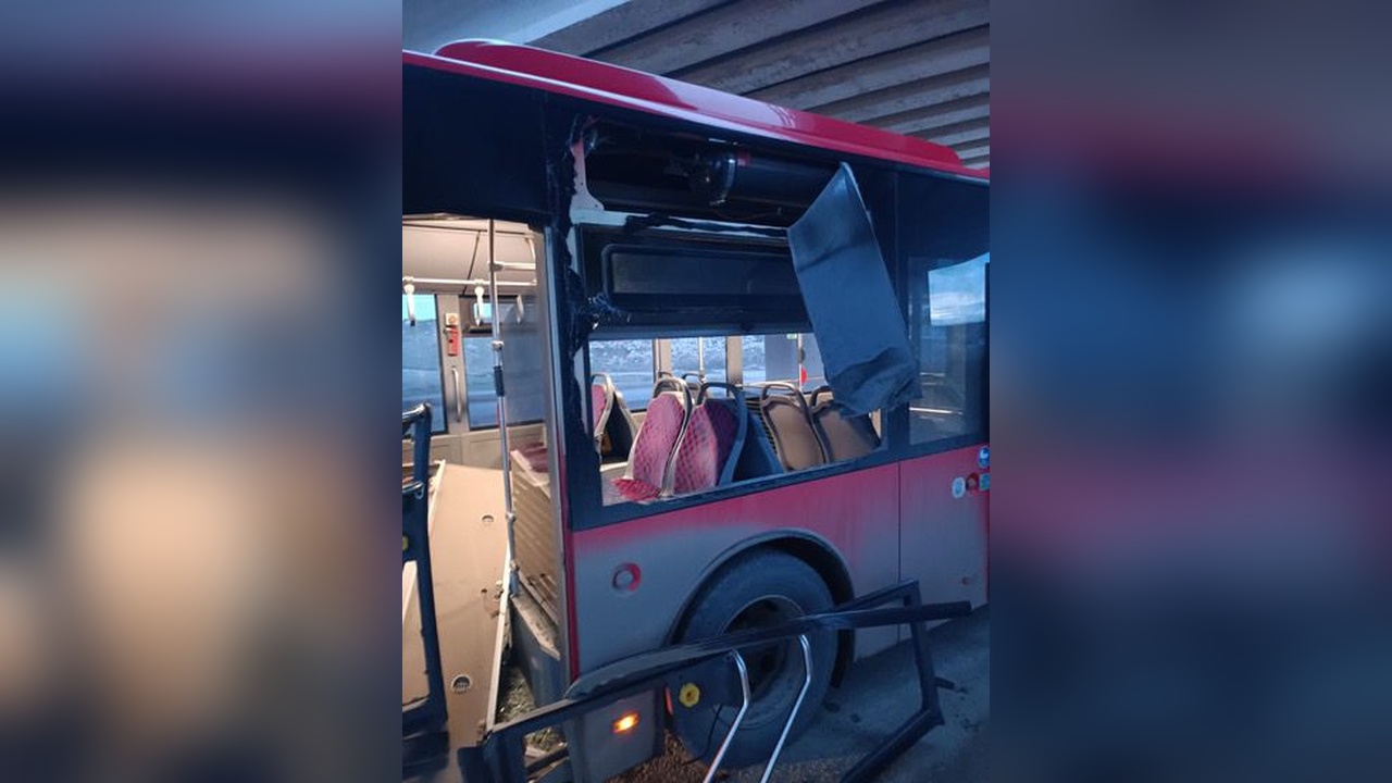 TIR ve Otobüs Çarpışması: Can Kaybı ve Yaralı