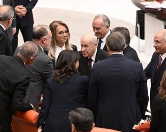 DEM Parti'den Bahçeli'ye ''çifte'' alkış