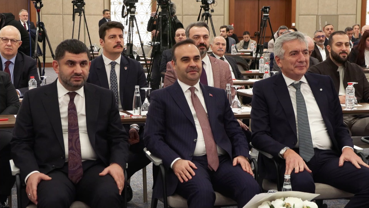 Bakan Kacır: Türkiye, OECD Ülkeleri Arasında Sanayi Üretiminde Öne Çıkıyor