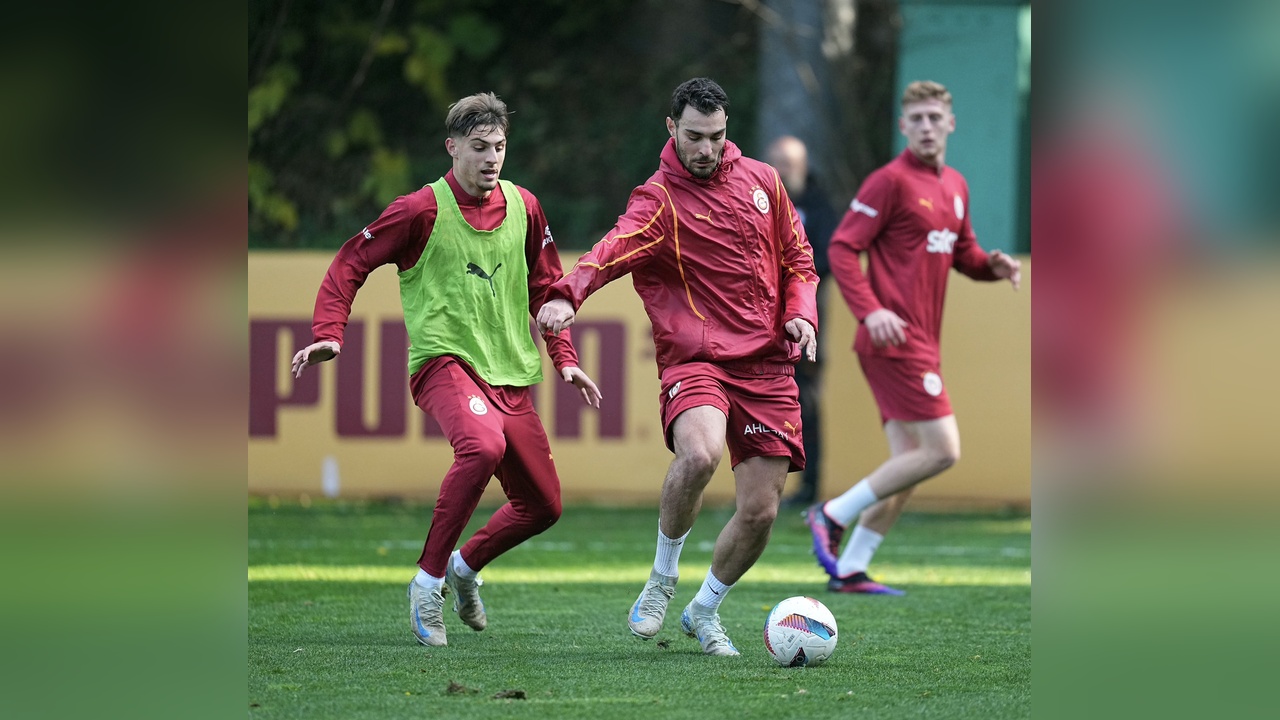 Galatasaray, Osimhen'in Doğum Gününü Coşkuyla Kutladı
