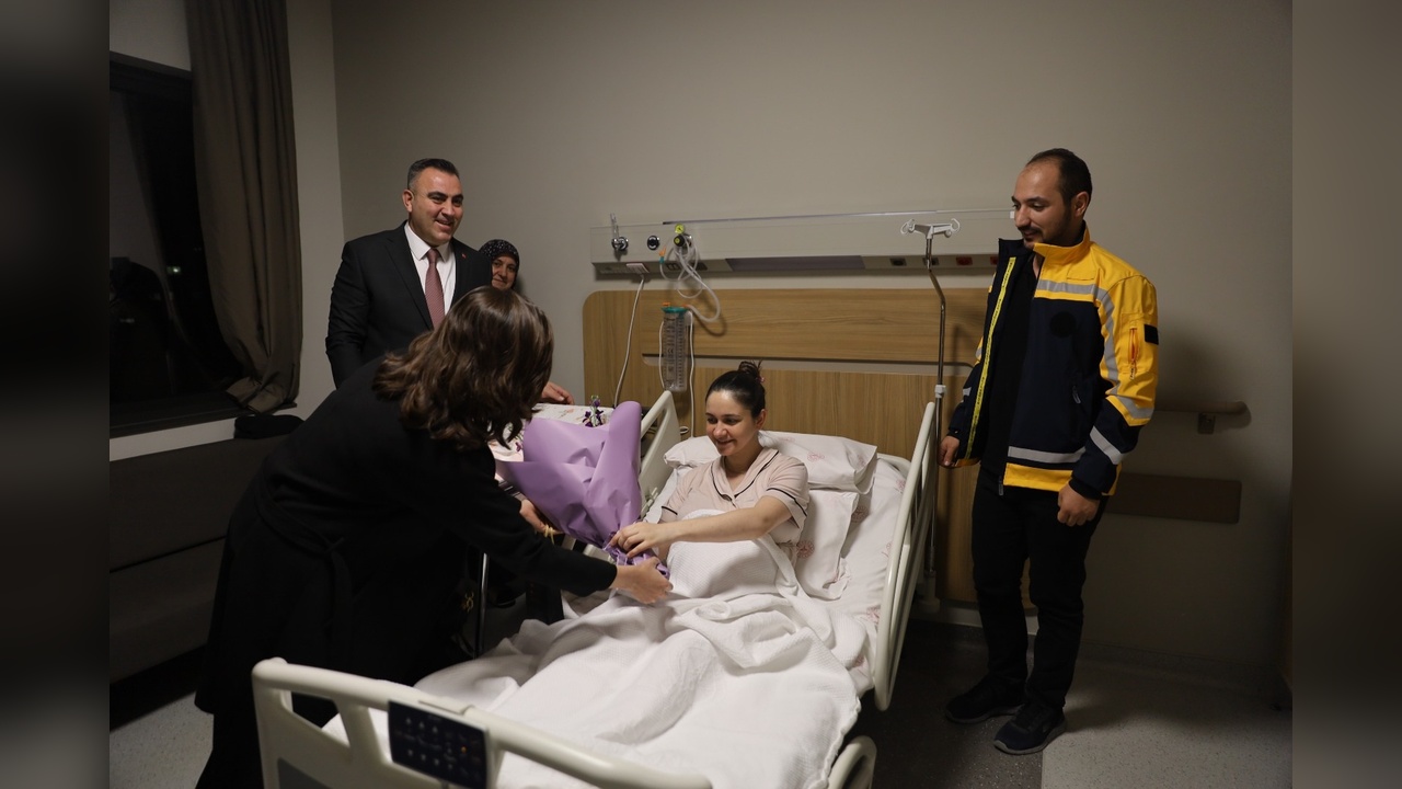 Bursa'da Yılın Son ve İlk Bebekleri Dünyaya Geldi