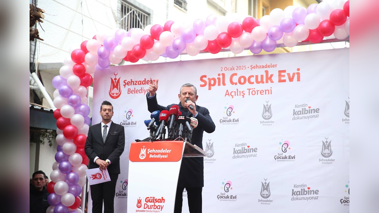 Özgür Özel, Şeffaflık Vurgusu ile Meclis Sürecini Ön Plana Çıkardı