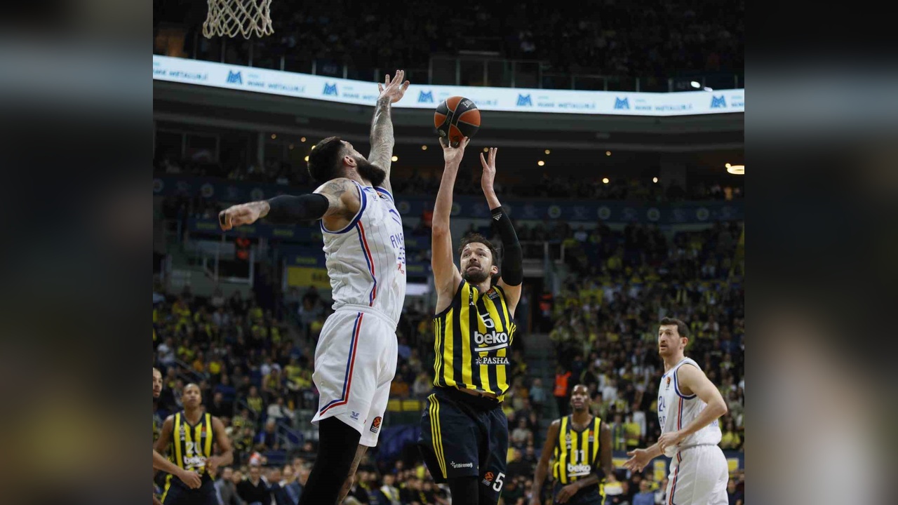 Fenerbahçe, Euroleague'de Türk Derbisinde Galip Geldi