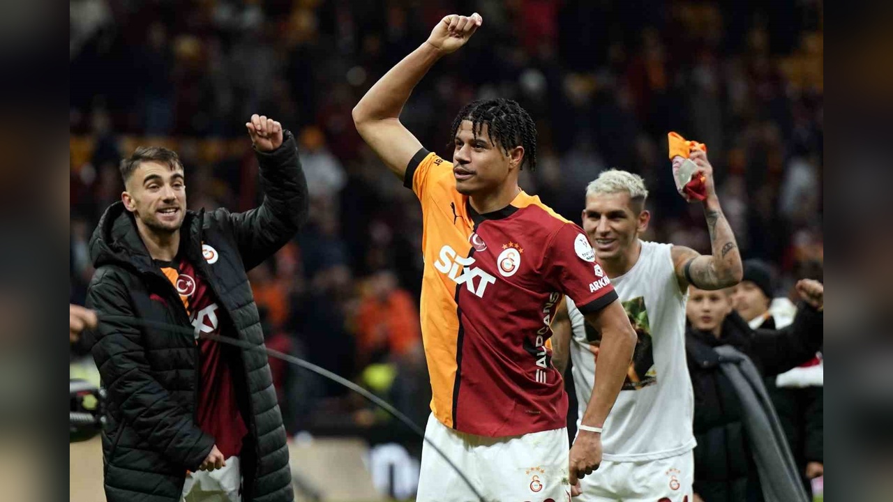 Gabriel Sara, Galatasaray'ın Maç Sonunda Üçlü Performansıyla Dikkat Çekti