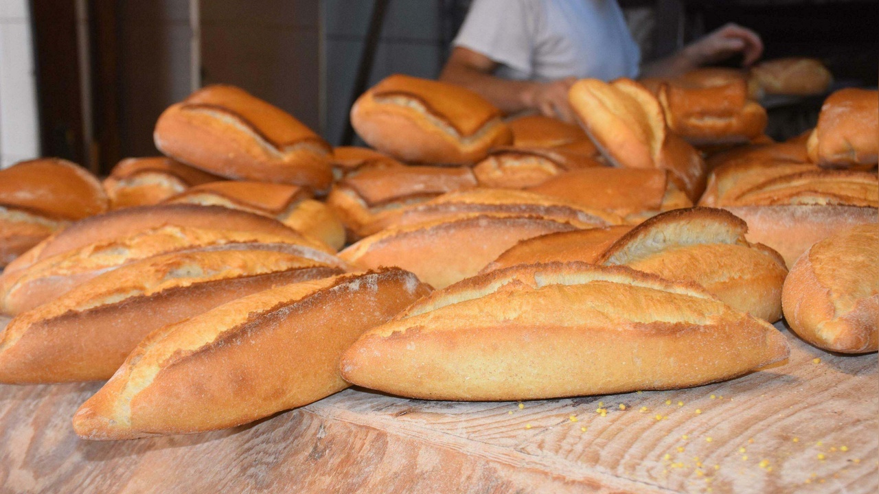 İzmir'de Ekmek Fiyatlarına Artış Yapıldı