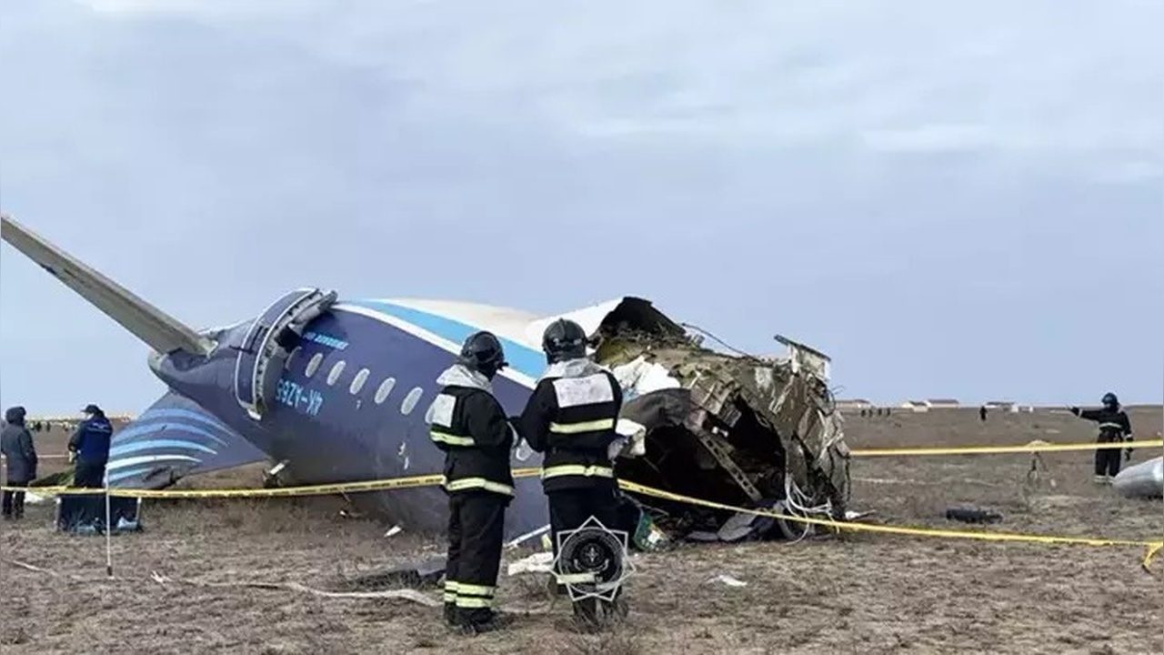 Azerbaycan Uçağının Kara Kutuları Kazakistan'da Çözüldü