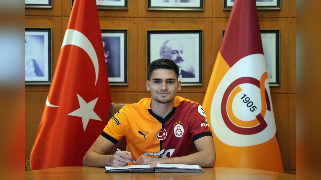 Galatasaray'dan Genç Yıldızlara Sözleşme Uzatımı