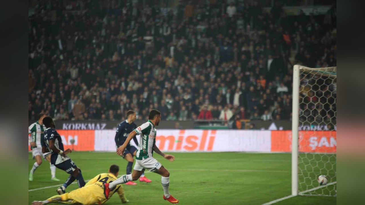 Konyaspor ve Fenerbahçe Beraberlikte Anlaştı