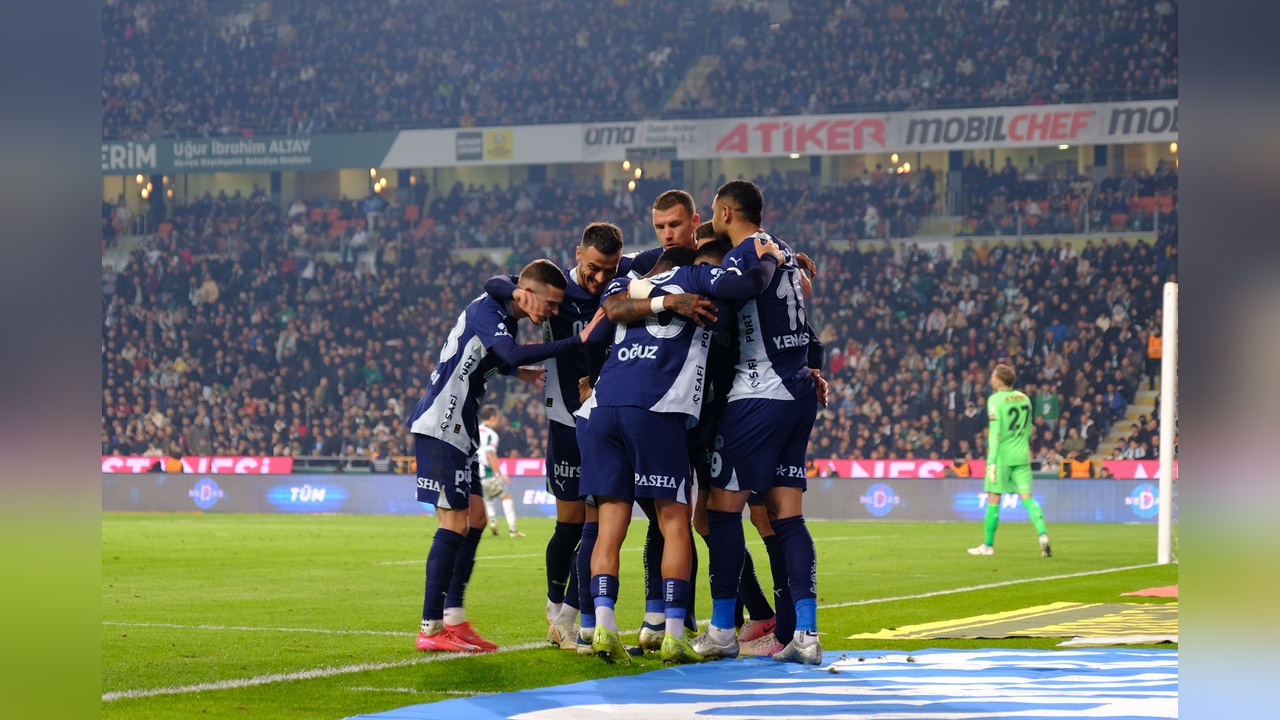 Fenerbahçe, Rakibini 3-0 Geçerek Üst Sıralara Tırmandı