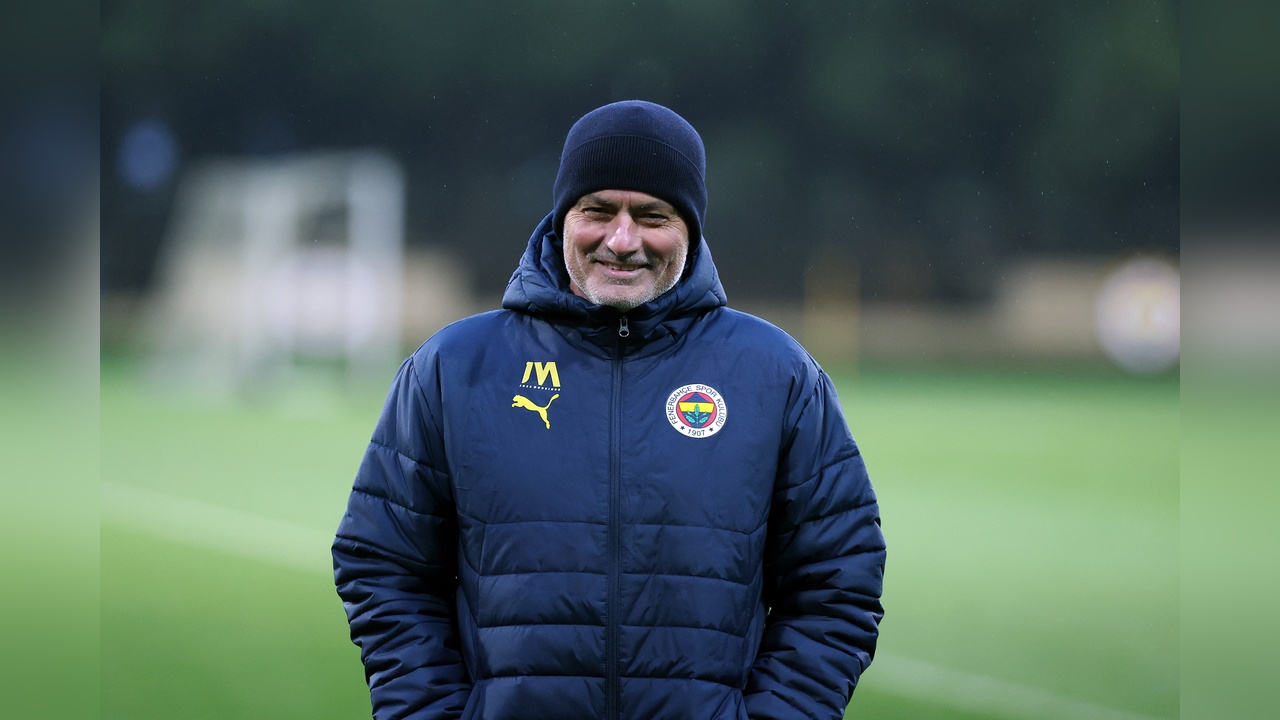 Fenerbahçe, Adana Demirspor ile karşılaşma için antrenmanlara başladı