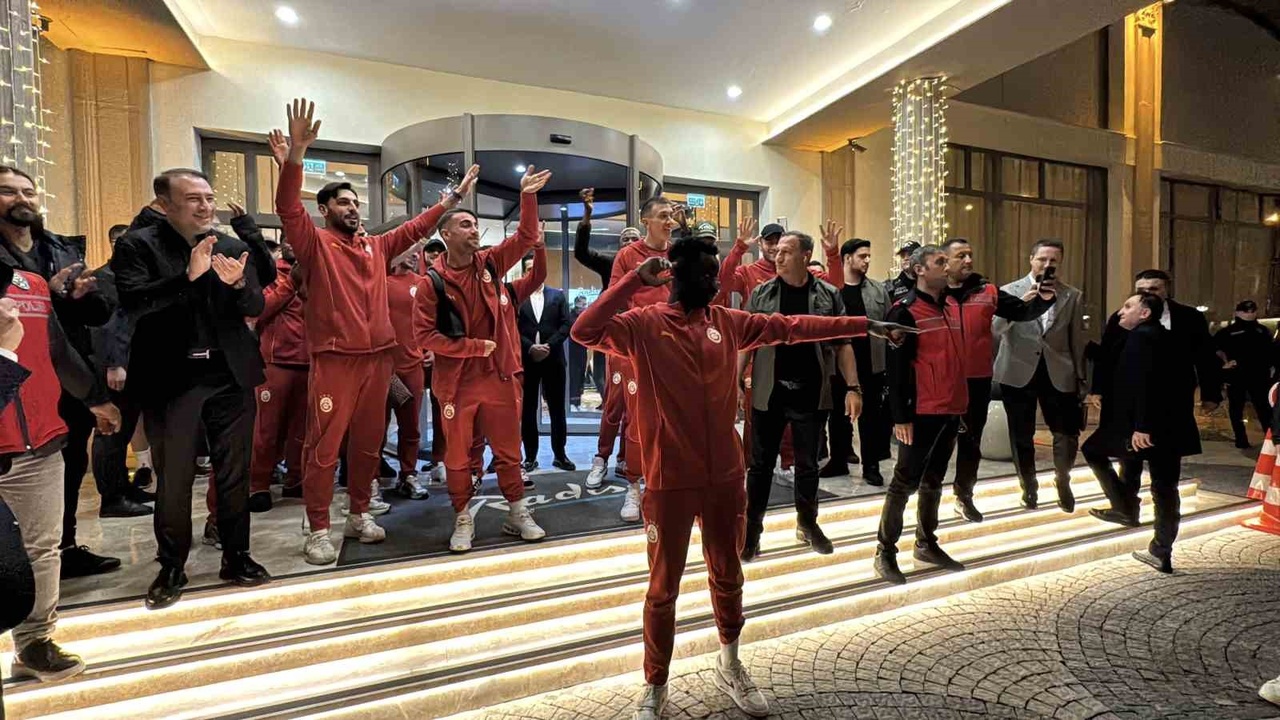 Mersin'de Galatasaray'a Büyük İlgi