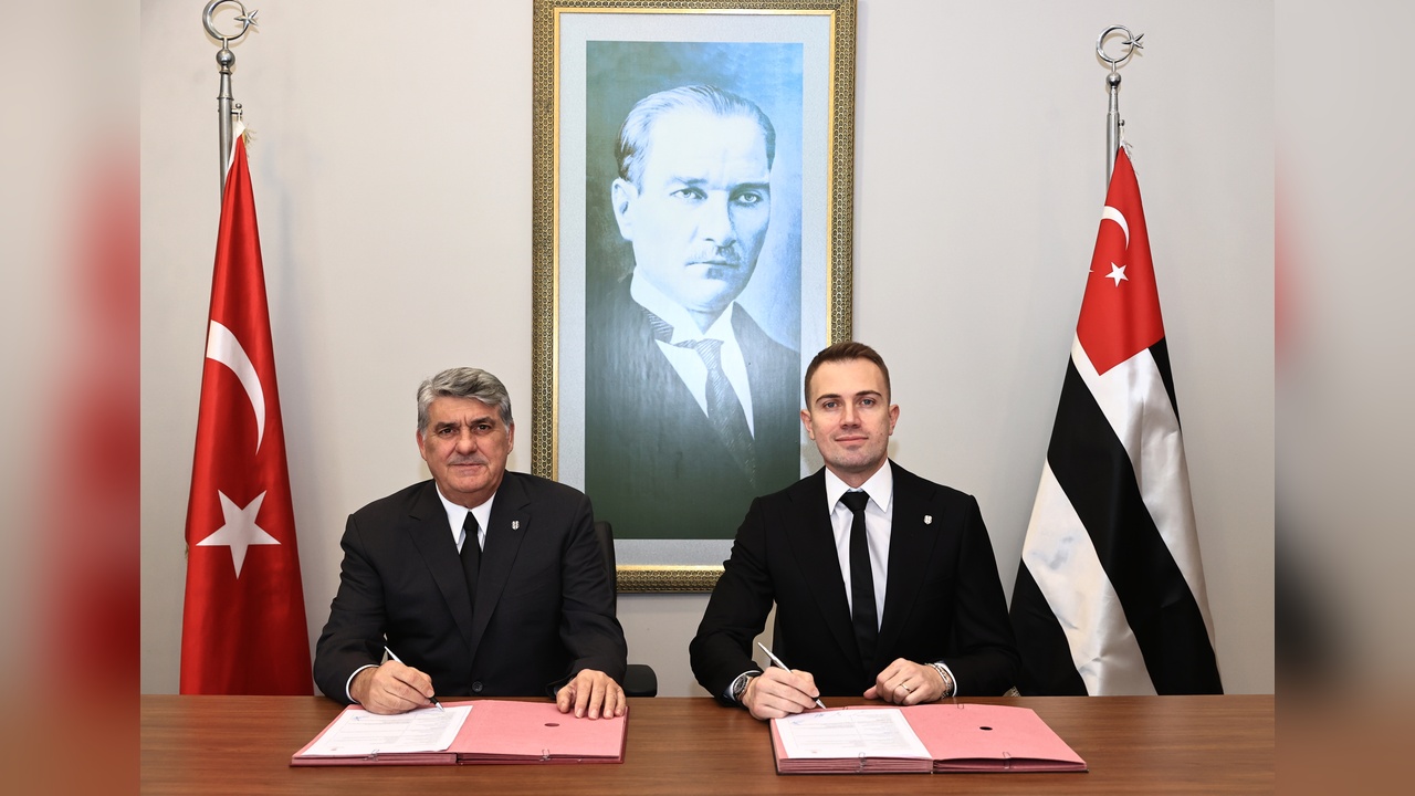 Beşiktaş, Kaleci Mert Günok ile Yeni Sözleşme İmzaladı