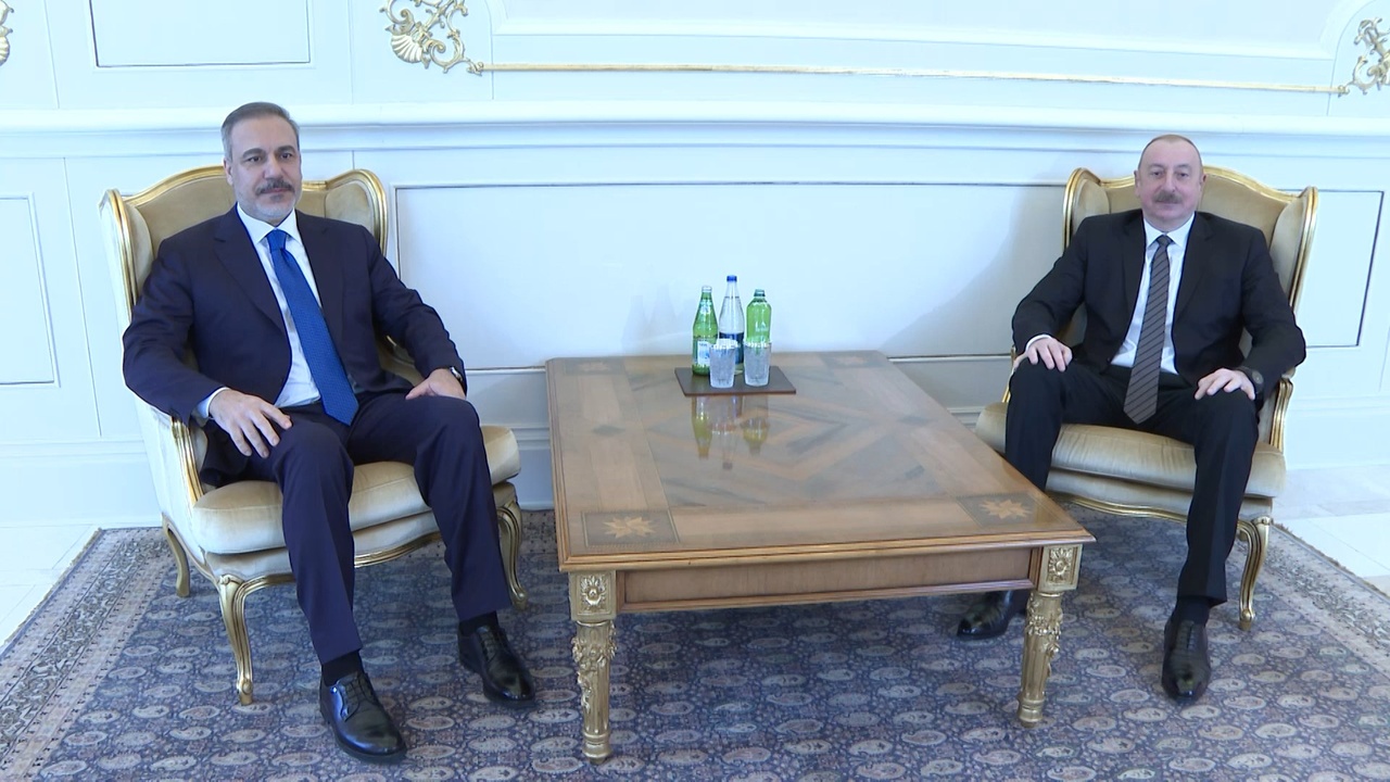 Azerbaycan'da Bakan Fidan'a Resmi Kabul
