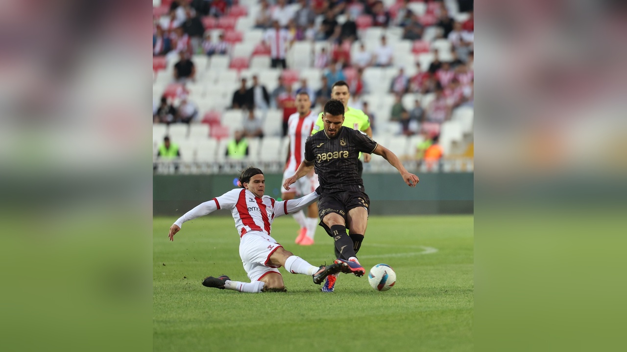 Trabzonspor ve Sivasspor, Tarihi Bir Mücadelede Karşılaşıyor