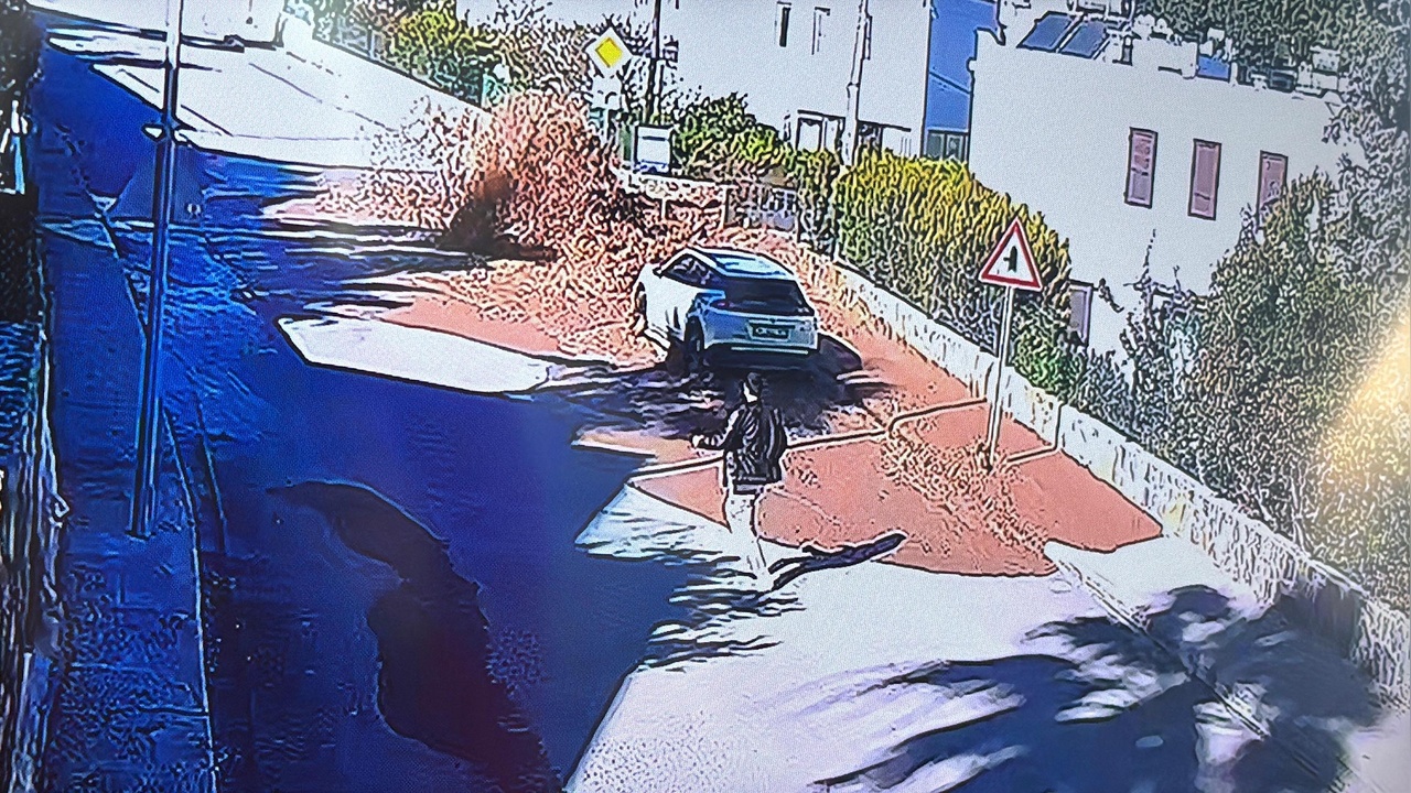 Bodrum'da Su Hattı Patladı, Sürücüler Panik Yaşadı