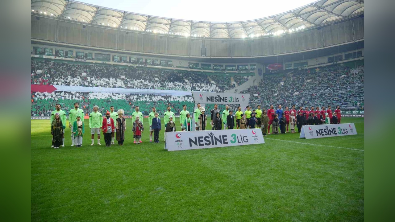 Bursaspor Taraftarından Filistin'e Destek: 41 Bin Kişi Bir Araya Geldi