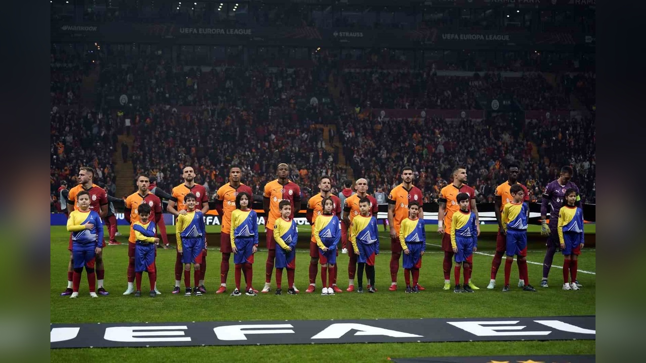 Galatasaray, Dinamo Kiev Karşısında Önde