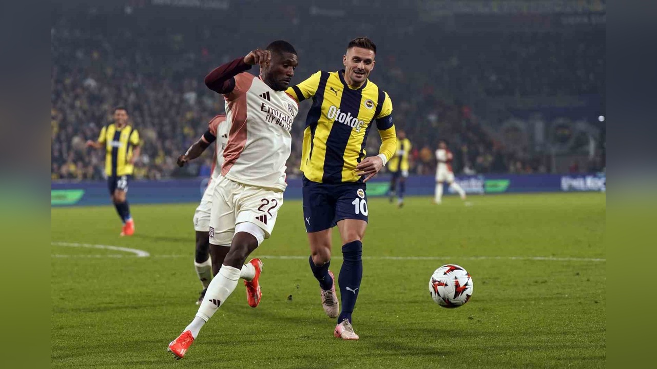 Fenerbahçe ve Lyon İlk Yarıda Beraberlikte Kaldı