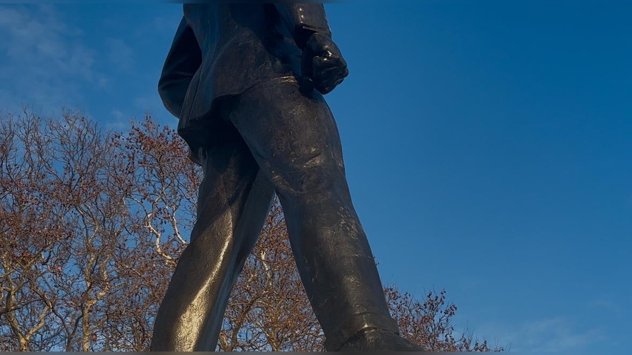 Sarayburnu'ndaki Atatürk Heykeline Zarar Veren Şüpheli Gözaltında