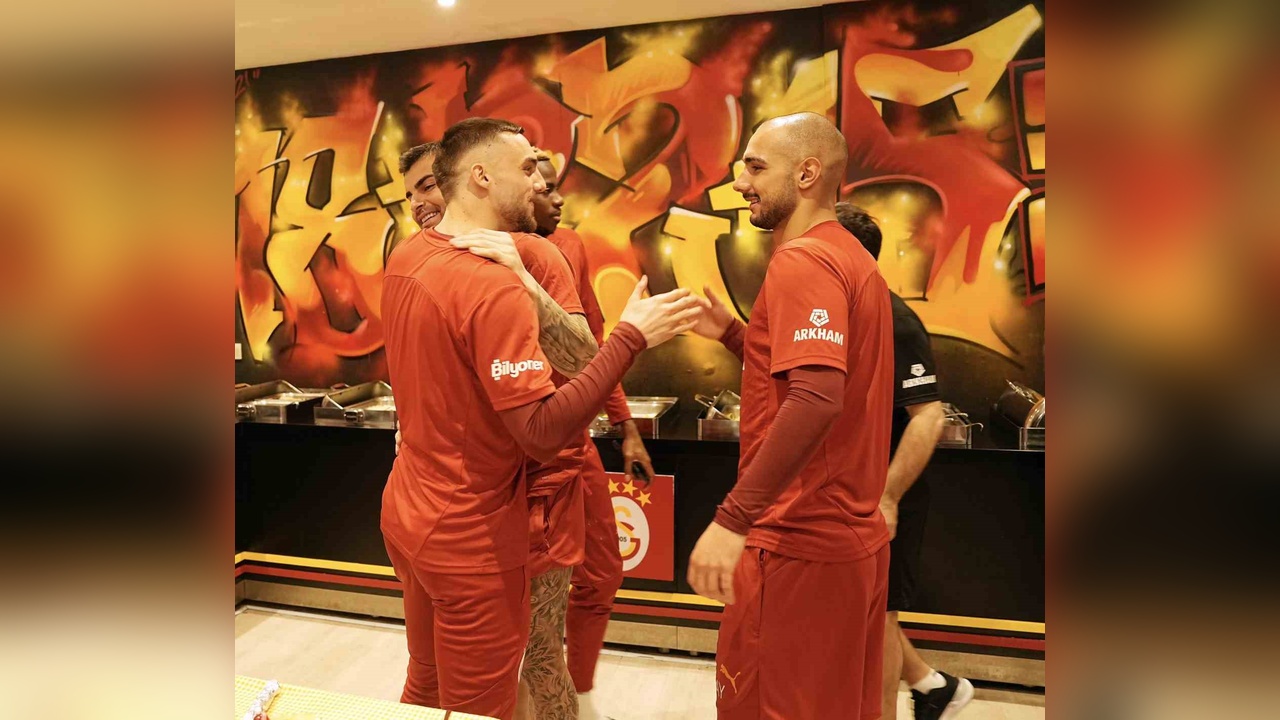 Berkan Kutlu'nun Doğum Günü Galatasaray'da Coşkuyla Kutlandı