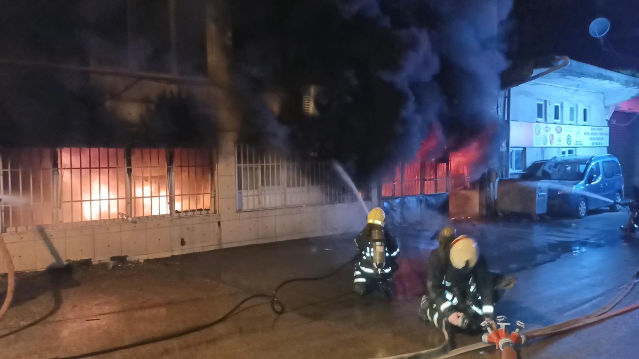Bursa'daki Tekstil Atölyesinde Yangın Paniği