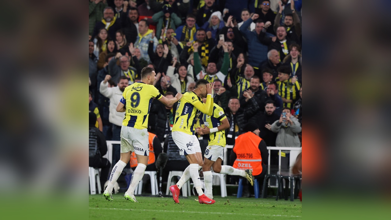 Fenerbahçe, Göztepe'yi Kısa Sürede Geçti
