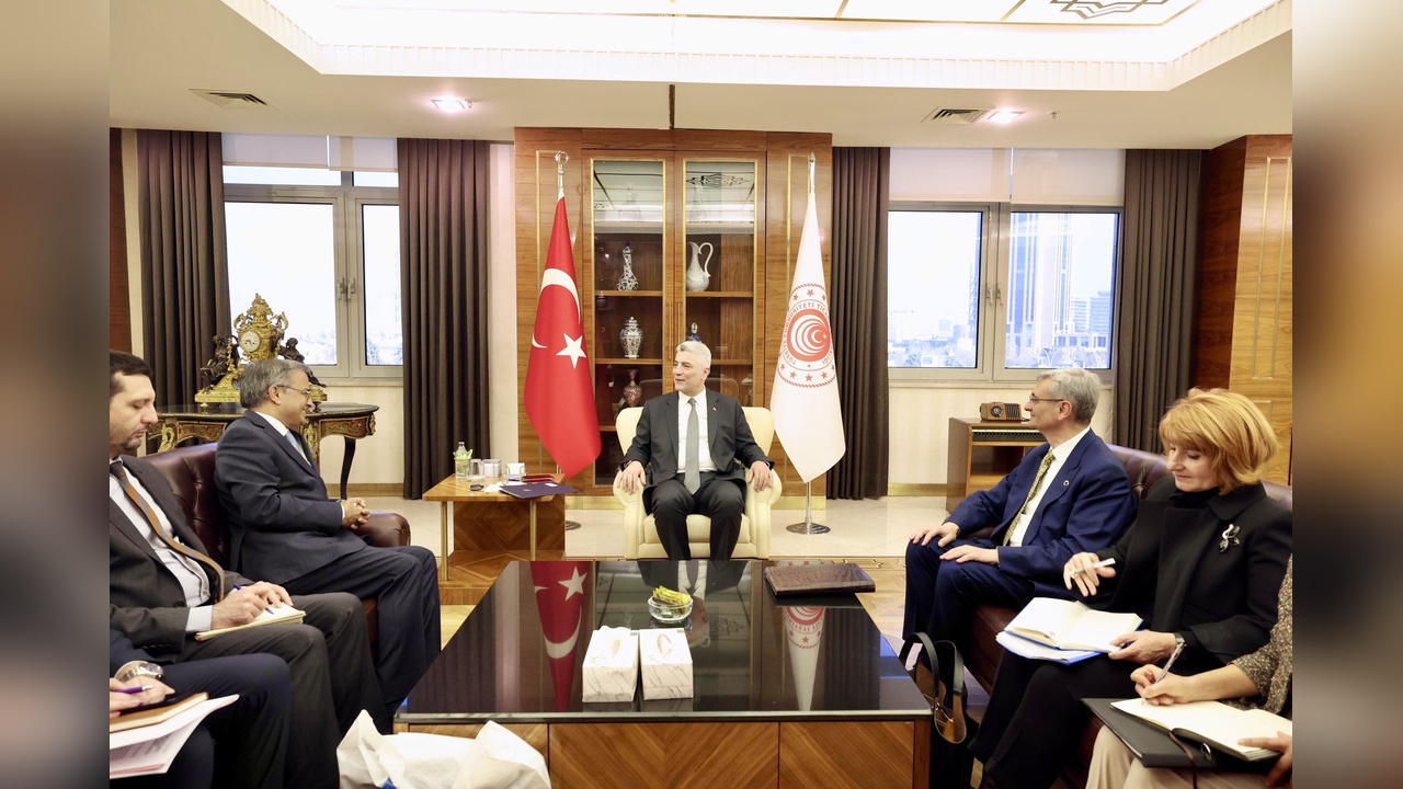 Bakan Bolat ve ECO Genel Sekreteri Khan'dan İşbirliği Vurgusu