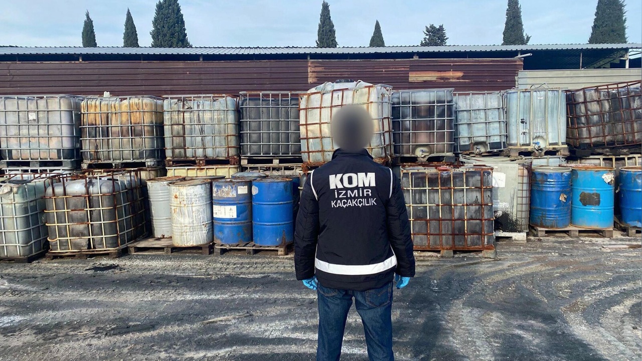İzmir'de Kaçak Akaryakıt Operasyonu: 250 Ton Ele Geçirildi