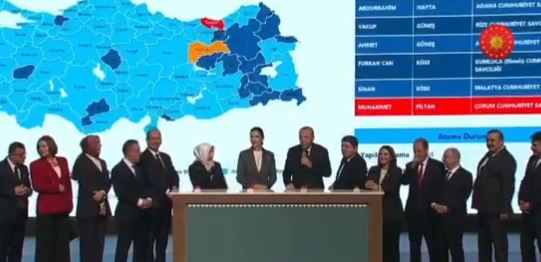AKP'li Özlem Zengin hakim savcılık atamasında yeğenini Erdoğan'a böyle tanıttı