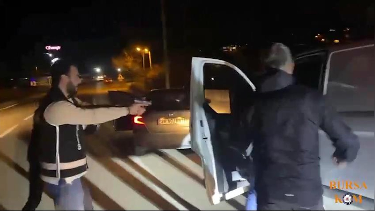 Ruhsatsız Tabanca Taşıyan Şüpheli Bursa'da Yakalandı