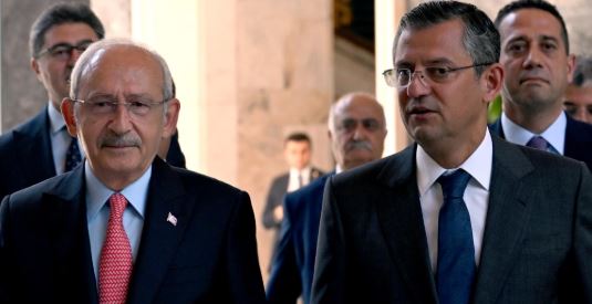Kılıçdaroğlu'nun adaylık çıkışına Özgür Özel'den cevap