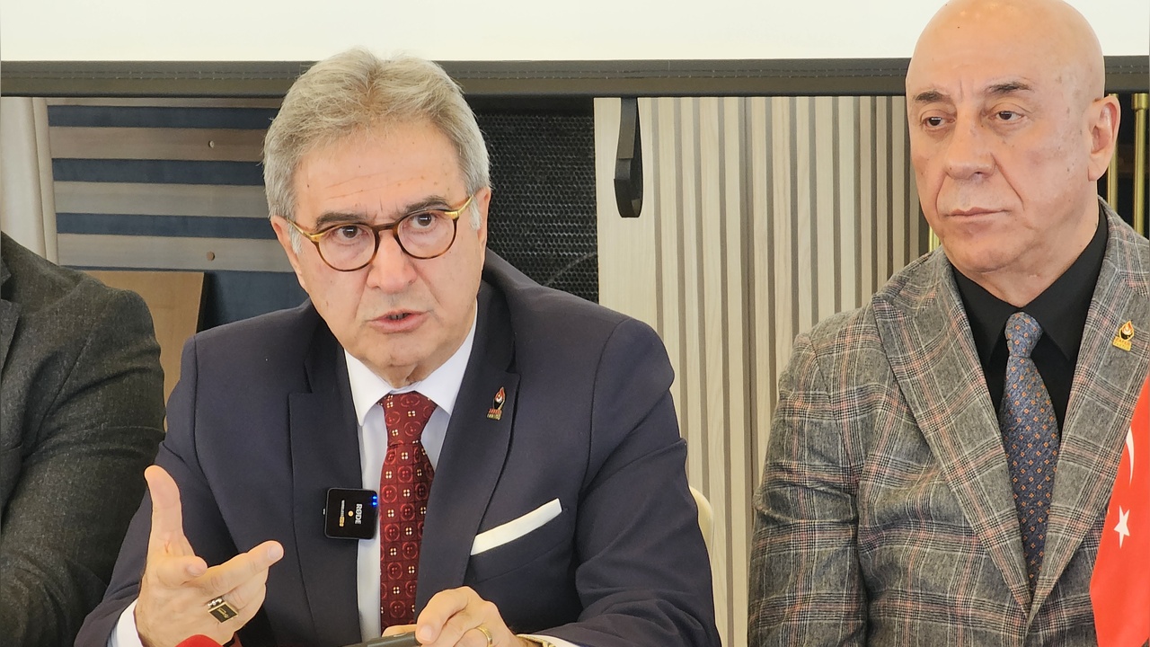 Şehirlioğlu'ndan Zafer Partisi'ne Destek Mesajı