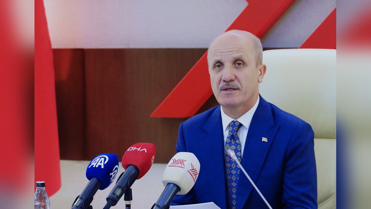 YÖK Başkanı Özvar'dan Meslek Yüksekokulları Açıklaması