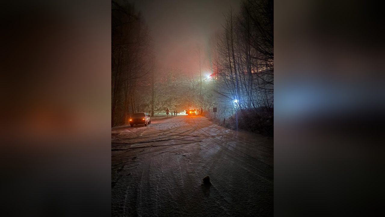 Bursa'da Karlı Yolda Cip Şarampole Uçtu: 5 Kişi Yaralandı