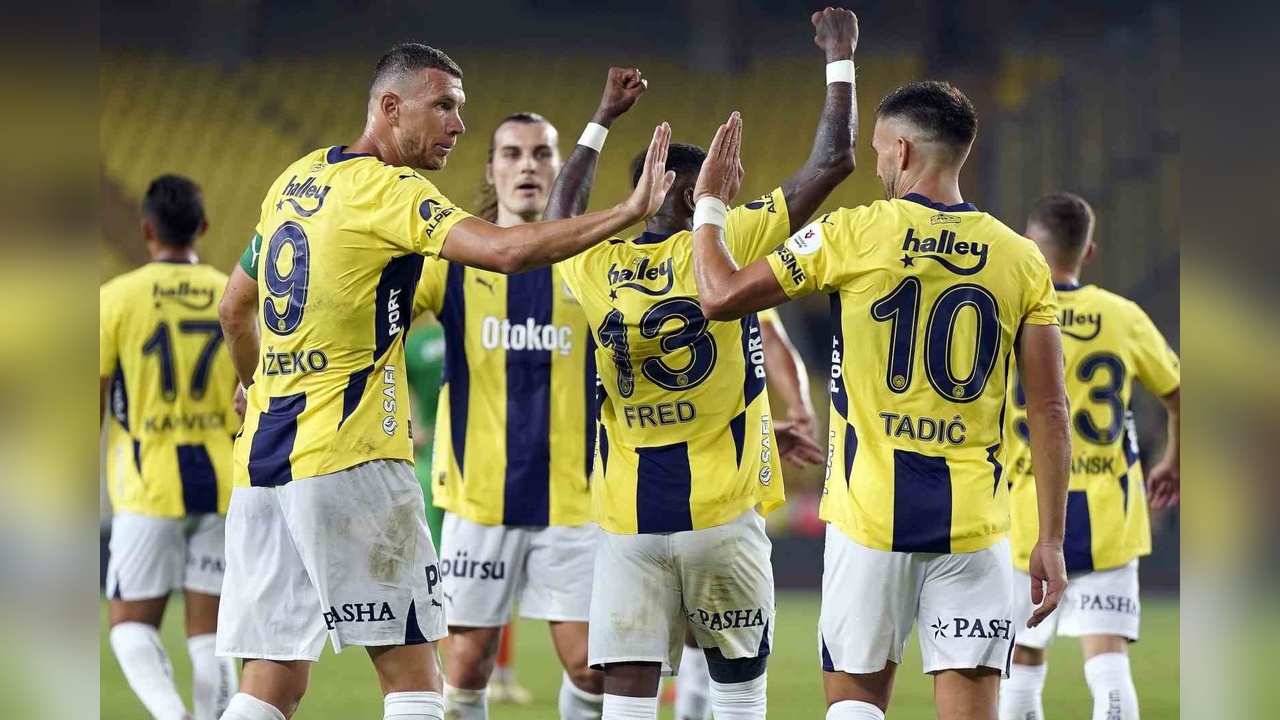 Fenerbahçe'nin UEFA Listesi Yenilendi