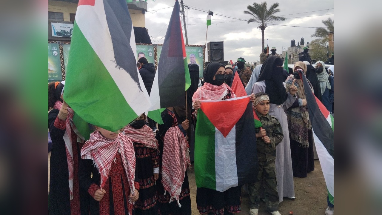 Hamas'tan Kızılhaç'a Teslimat: Üç İsrailli Esir Serbest Bırakıldı
