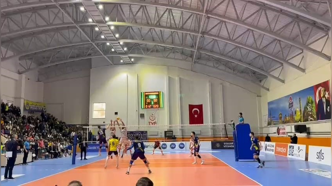Fenerbahçe, Efeler Ligi'nde TÜRŞAD'ı Mağlup Etti