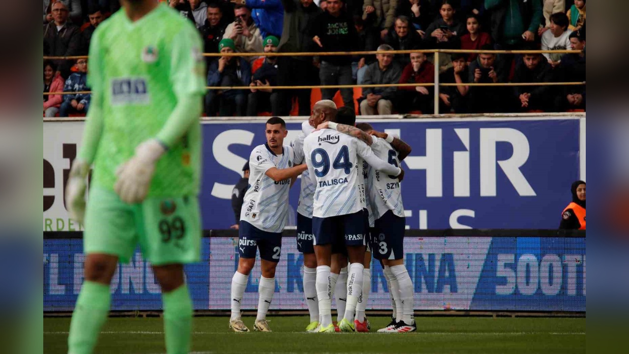 Fenerbahçe, Alanyaspor Karşısında İlk Yarıda Üstünlük Sağladı