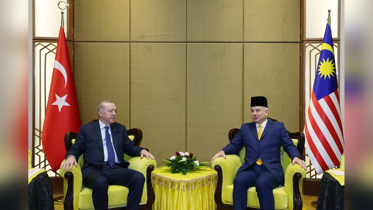 Cumhurbaşkanı Erdoğan ve Perak Sultanı Nazrin Şah'dan Önemli Görüşme